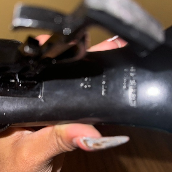 YSL Heels - Picture 3 of 3